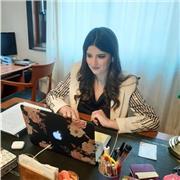 Sono una giovane neolaureata con il massimo dei voti in Giurisprudenza, prima ancora ho conseguito la maturità classica con 100/100 e già svolto attività di tutor didattico